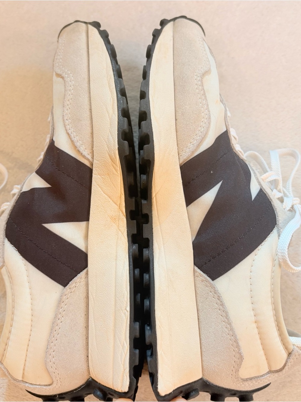 Newbalance  327 Womens Sz 8